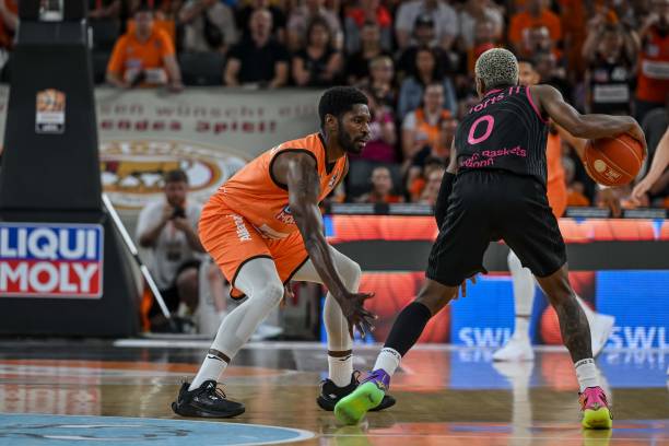 因伤宣布退 因伤宣布退