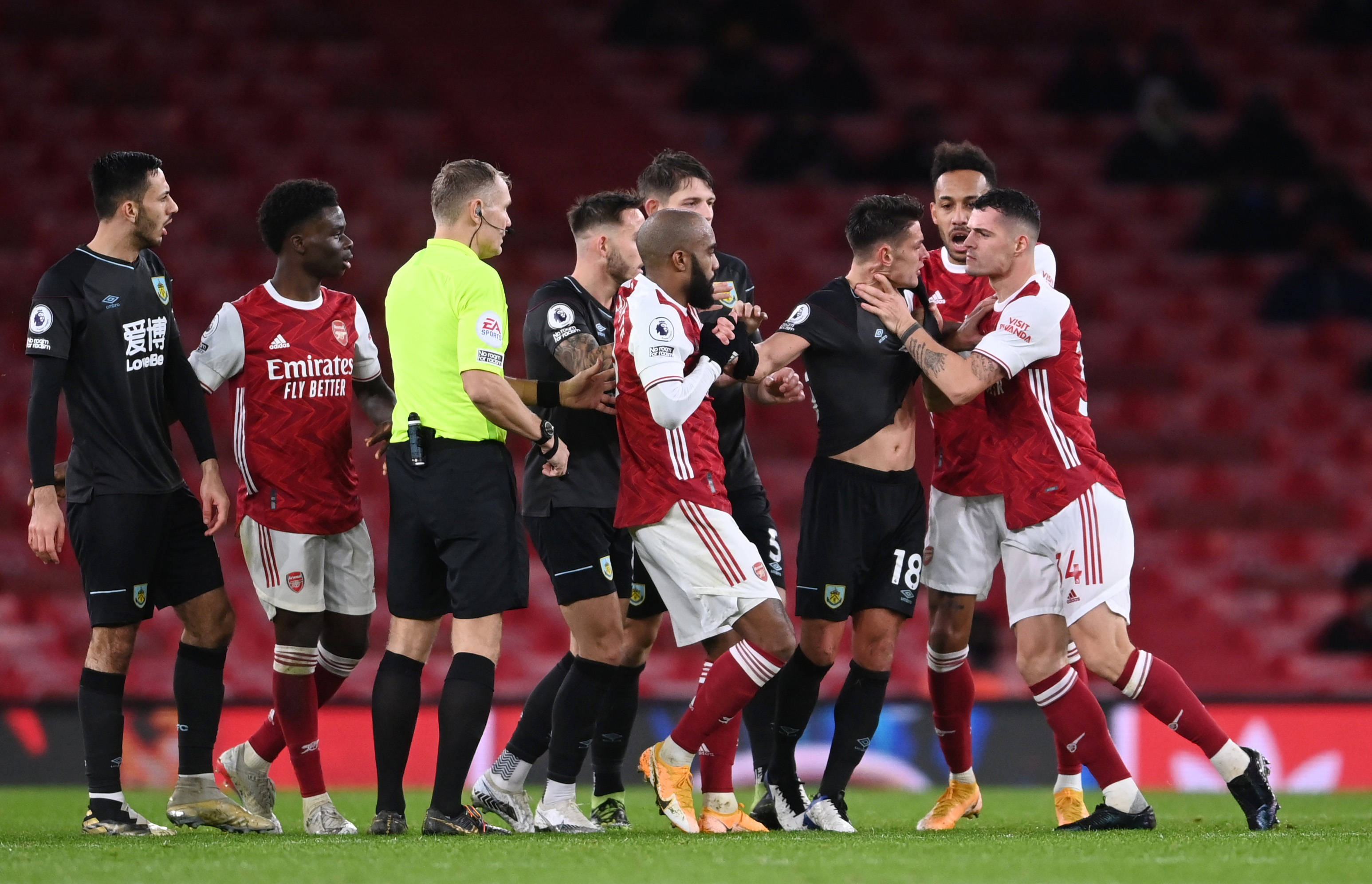 同时也在与 同时也在与